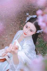 踹渣男后，我霸上美貌皇叔火爆小说