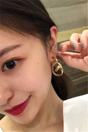 猎美后，每天签到一个大礼包畅销书籍