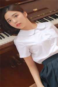 装穷妻子拍百万labubu送竹马儿子，却让女儿勤俭精选