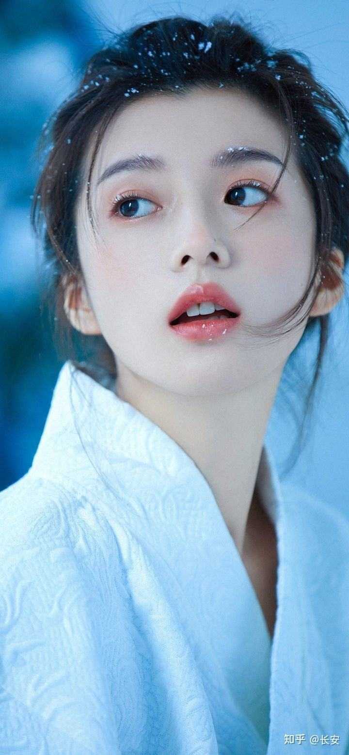 装穷妻子拍百万labubu送竹马儿子，却让女儿勤俭爆款宝藏