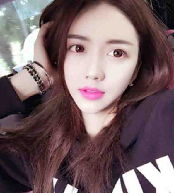 祸水穿成对照组？反派军官宠爆她无删减全文