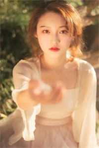 逃出囚笼归来，她将世子踢下神坛萧煜苏微雨全文免费