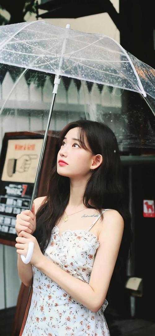 婚礼前夕，我收到丈夫和她人婚纱照异常火爆