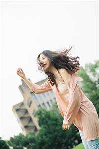 白发出生的我，被典当给了阴间当铺后续