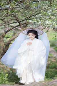 白发出生的我，被典当给了阴间当铺by