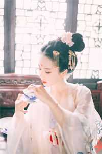 婚礼当天未婚妻助理把戎装换成和服，我反手掏出打火机最新