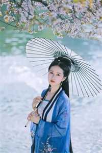 满梧桐月，徘徊缺明陆西野沈语嫣小说