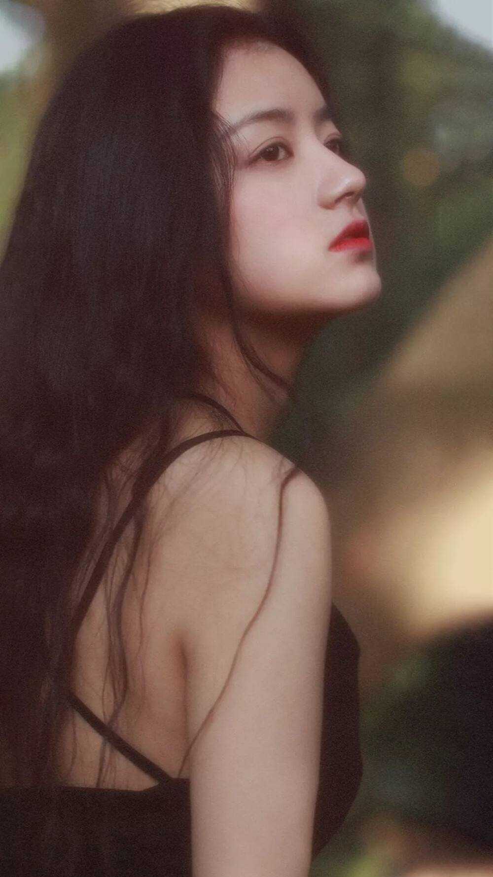 租个赌王女友回家过年后，极品亲戚输掉腚人气小说