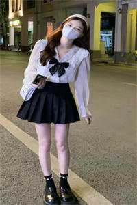 逃出囚笼归来，她将世子踢下神坛小说