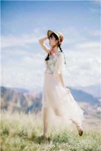 逃出囚笼归来，她将世子踢下神坛异常火爆