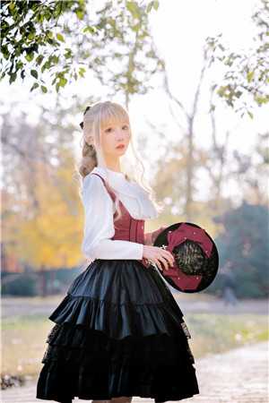 满梧桐月，徘徊缺明热门推荐