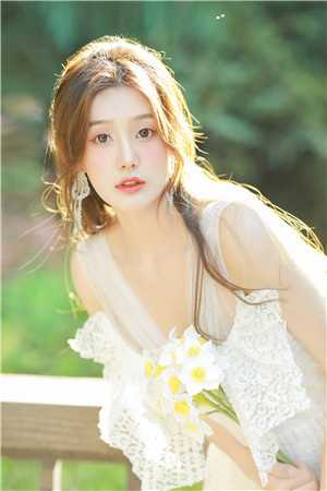 摄政王回京，新皇却逼我给宠妃磕头异常火爆