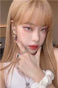 月色吻过梧桐雨完结txt