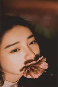 春风不顾桃花雪异常火爆