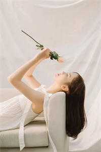 青衫浸残阳，不见旧时人精品篇